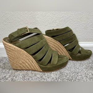 Tory Burch Bailey Wedge-Olive-Size 9